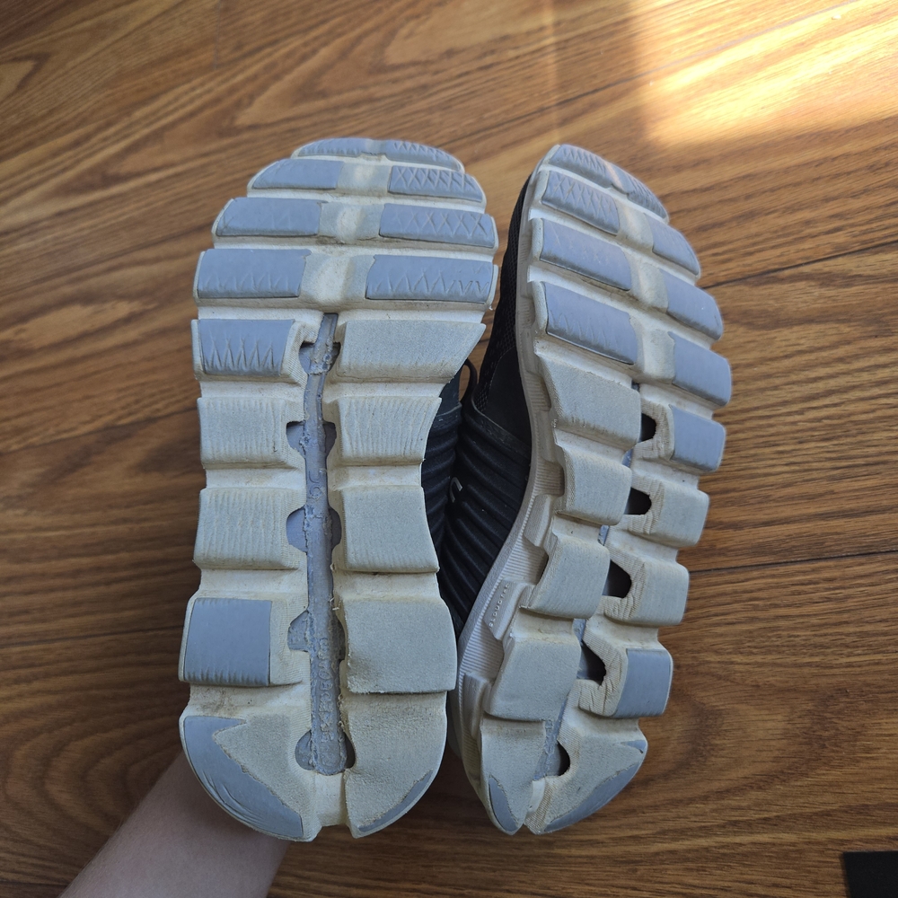 On Running Women's Cloudswift 2 Shoes In Magnet/Lavender - Picture 4 of 9